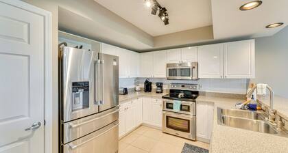 New Smyrna Beach Condo w/ Balcony & Pool Access