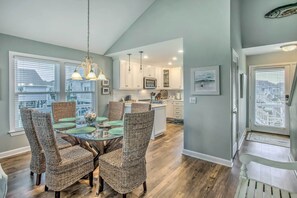 Interior - Spacious Beach Cottage w/ Private Dock Access (Ocean Isle Beach)