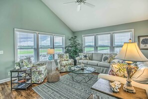 House (4 Bedrooms) | Interior - Spacious Beach Cottage w/ Private Dock Access (Ocean Isle Beach)