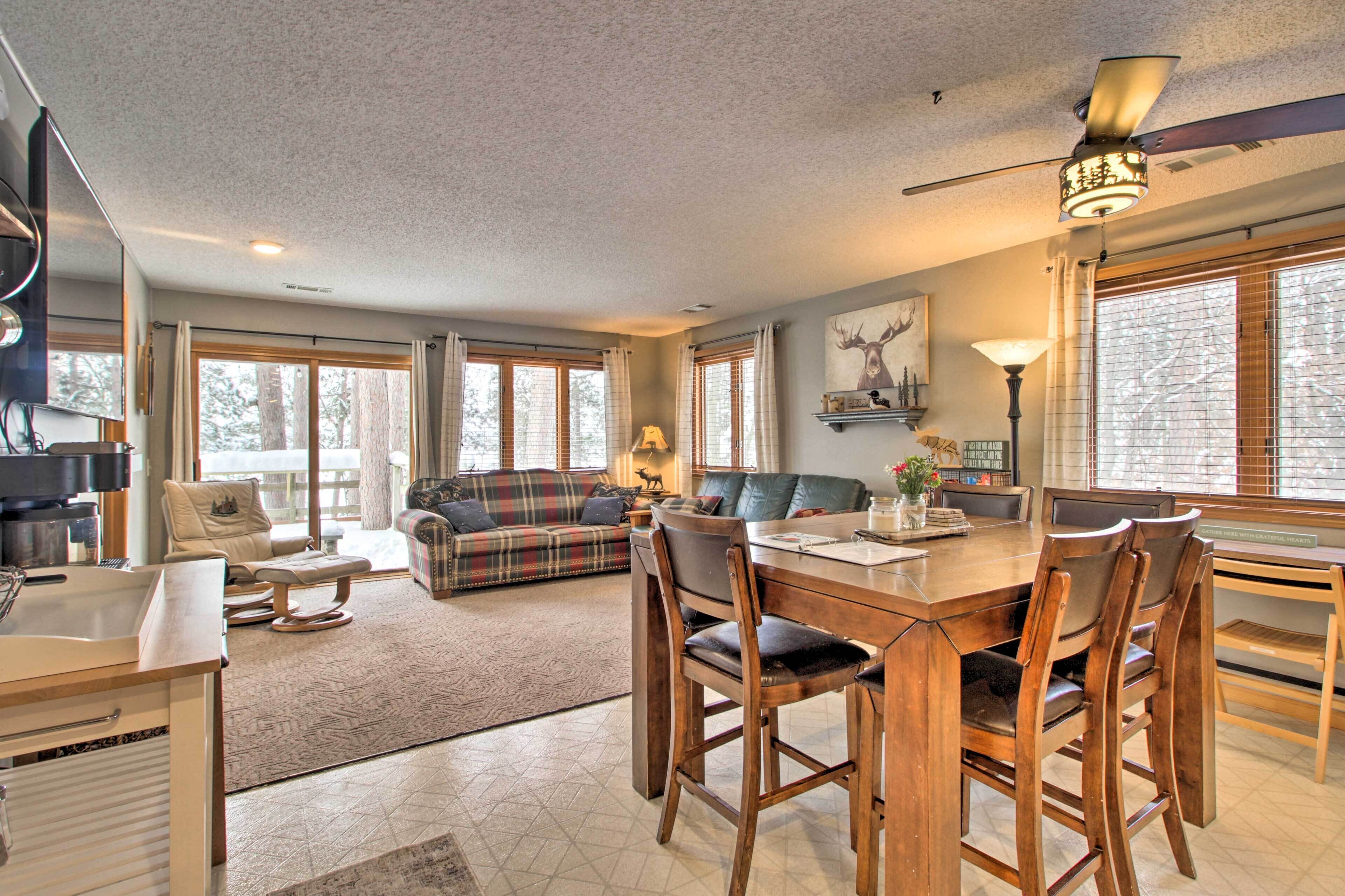 House (3 Bedrooms) | Living area | TV