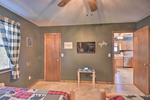 المنشأة من الداخل