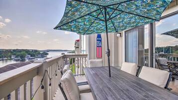 Apartment (2 Bedrooms) | Front of property