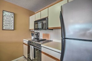 Apartment (2 Bedrooms) | Interior - Osage Beach Condo w/ Shared Pool & Lake Views! (Osage Beach)