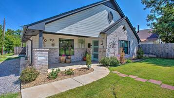 House (4 Bedrooms) | Front of property