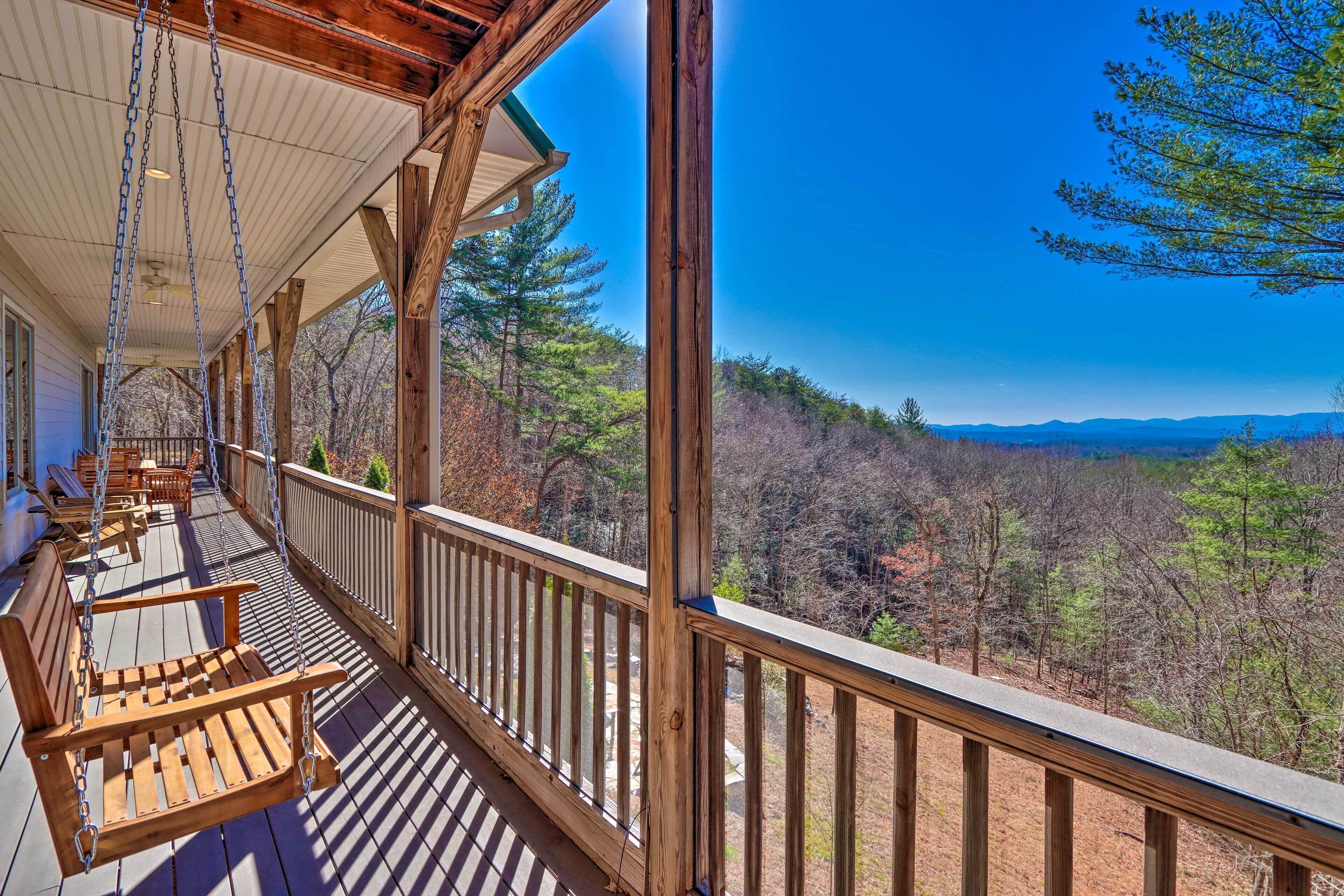 Expansive Murphy Retreat w/ Mountain Views!
