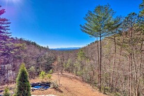 Interior - Expansive Murphy Retreat w/ Mountain Views! (Murphy)