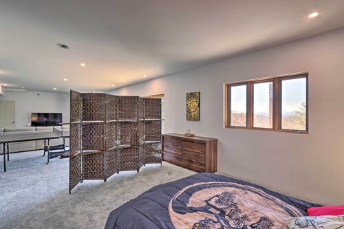 Expansive Murphy Retreat w/ Mountain Views!