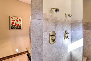 Interior - Expansive Murphy Retreat w/ Mountain Views! (Murphy)