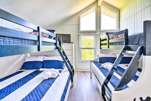 Hus (3 Bedrooms) | 3 soverom, strykejern/-brett og sengetøy