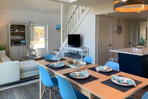 House (3 Bedrooms) | Private kitchen | Microwave, oven, stovetop, blender - Kitty Hawk Coastal Escape w/ Updated Interior! (Kitty Hawk)