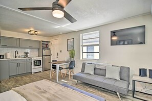 Interior - Pet-friendly Madeira Beach Studio Near Coast! (Madeira Beach)