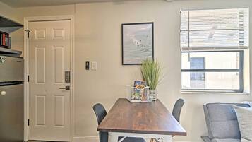 Apartment (0 Bedroom) | Interior