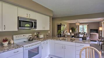 Apartment (1 Bedroom) | Interior