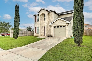 Exterior - Spacious Family Home Near San Antonio Hotspots! (San Antonio)