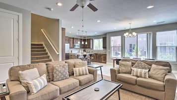 Apartemen (4 Bedrooms) | Bagian depan properti