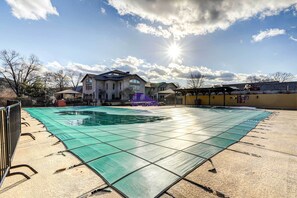 Interior - Beautiful Branson Condo w/ Golf + Pool Access! (Branson)