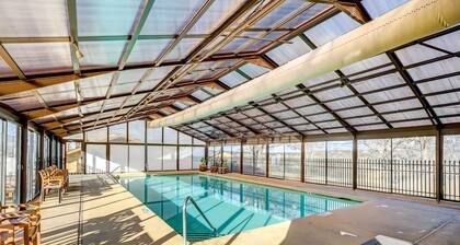 Beautiful Branson Condo w/ Golf + Pool Access!