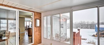 Cozy & Quiet Central City Farmhouse