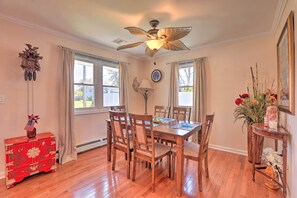 House (3 Bedrooms) | Interior - Inviting Home w/ Inground Pool: 3 Mi to Beach (Brick)