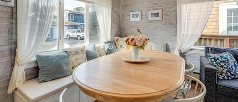 Cottage (2 Bedrooms) | Interior