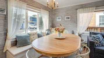 Cottage (2 Bedrooms) | Interior