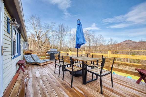 Cottage (3 Bedrooms) | Outdoor dining