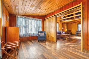 Cottage (3 Bedrooms) | Interior