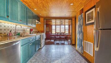 平房 (3 Bedrooms) | 住宿內部