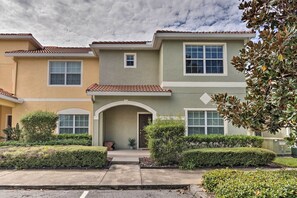 House (5 Bedrooms) | Interior - Grou-friendly Kissimmee Home: 7 Mi to Disney Parks (Kissimmee)
