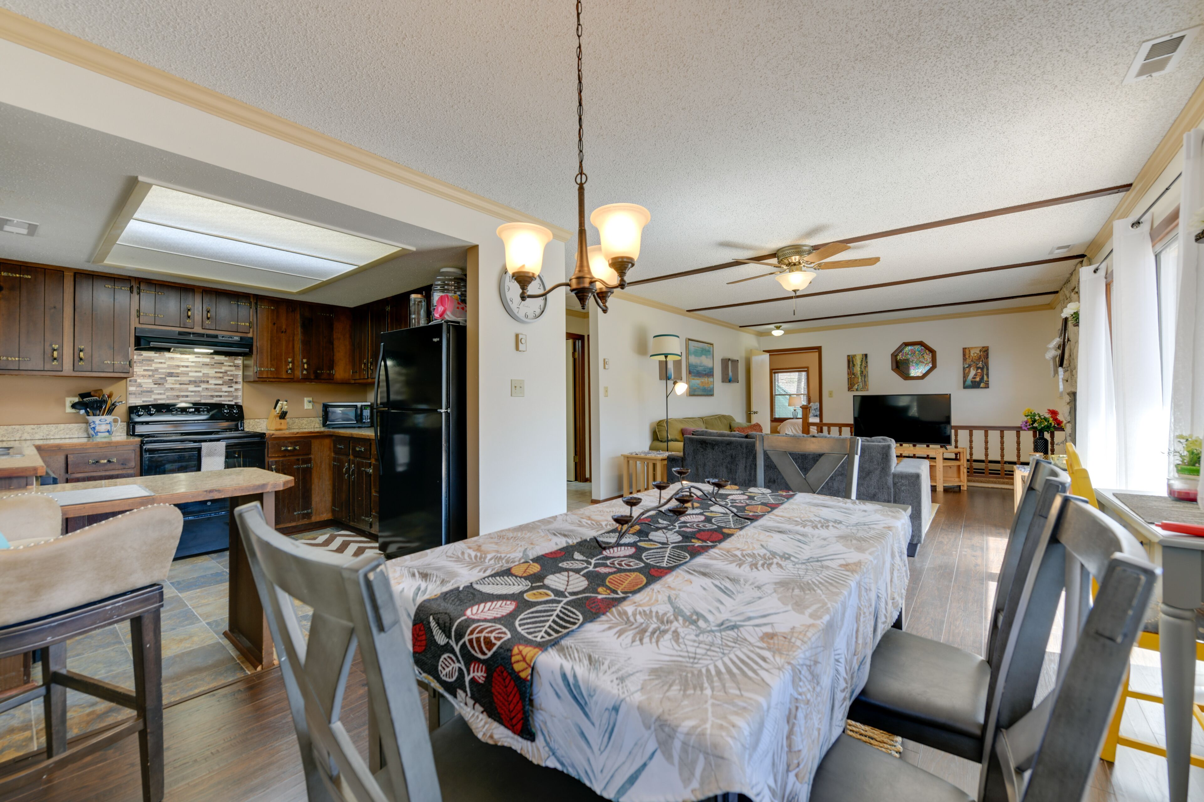 Mountain-view Maggie Valley House w/ Spacious Deck