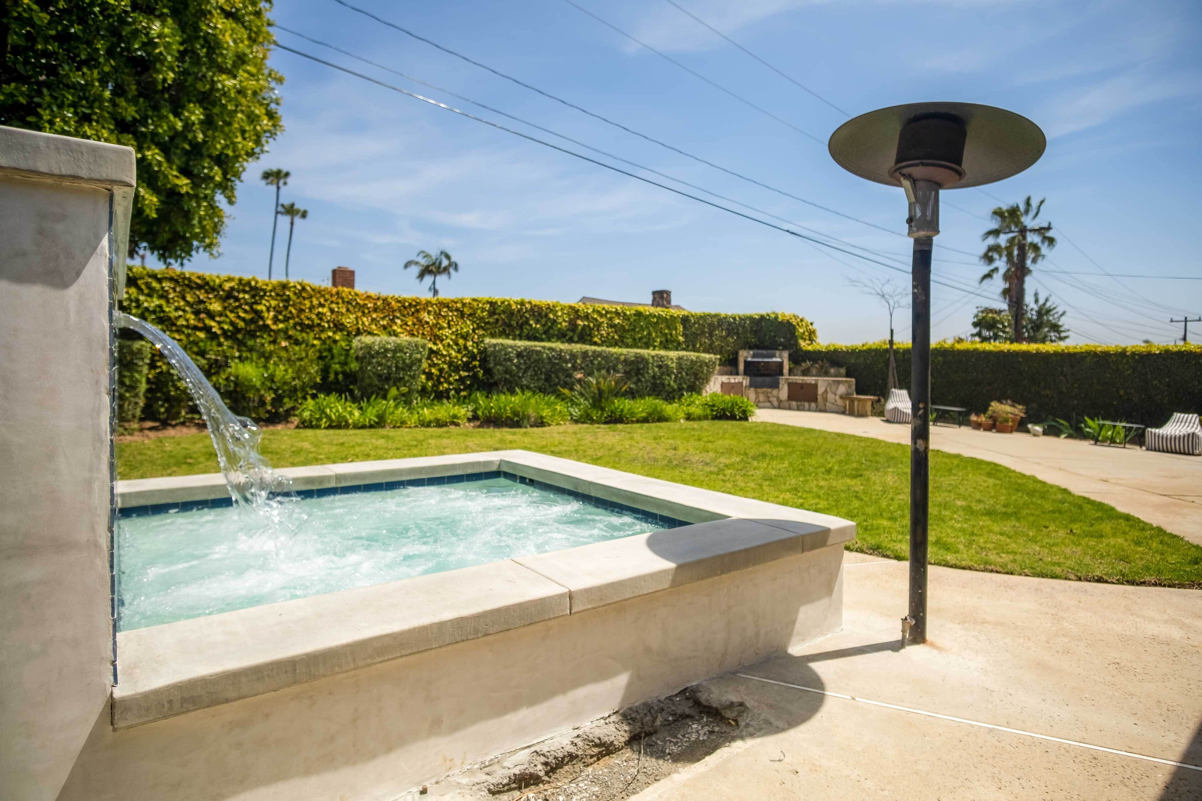 Los Angeles Suite ~ 7 Mi to Venice Beach!