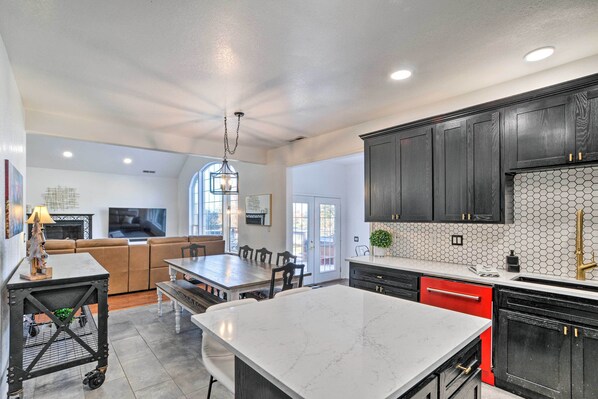 House (4 Bedrooms) | Interior