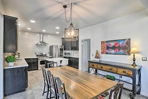House (4 Bedrooms) | Interior