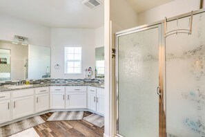 House (4 Bedrooms) | Bathroom