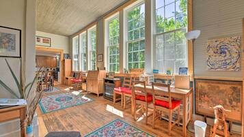 House (1 Bedroom) | Interior