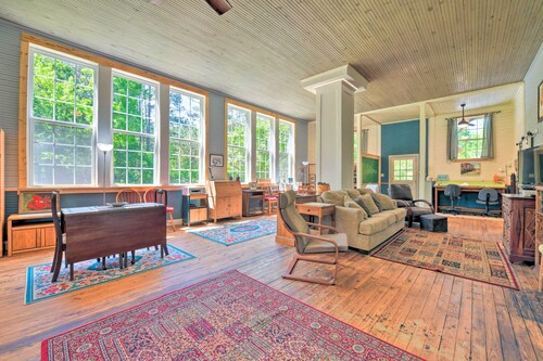 Bright Converted Schoolhouse in Chesterfield!