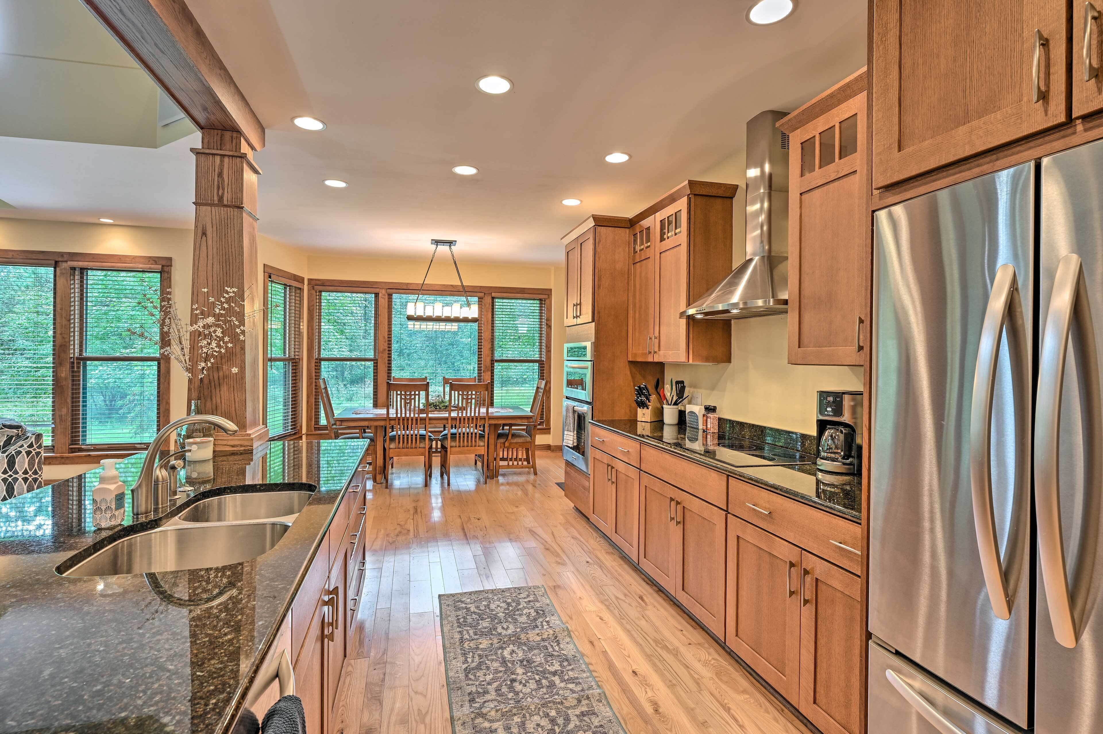 House (5 Bedrooms) | Interior