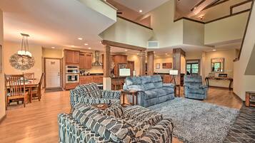 House (5 Bedrooms) | Interior