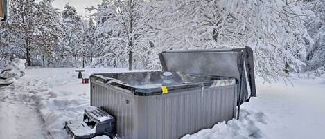 House (5 Bedrooms) | Front of property