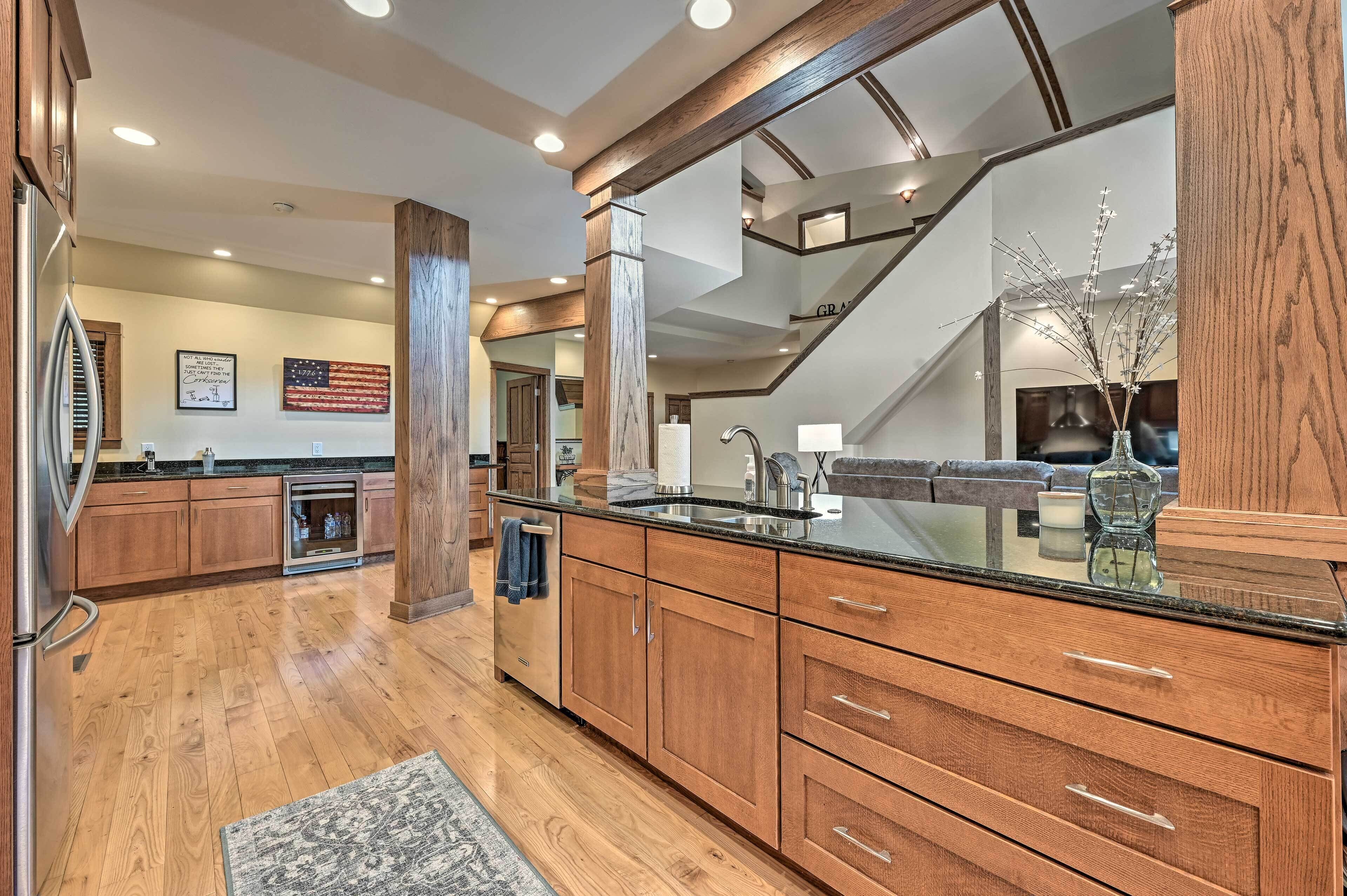 House (5 Bedrooms) | Interior