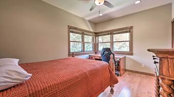 House (5 Bedrooms) | Interior