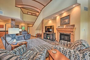 House (5 Bedrooms) | Interior - Nekoosa Golf Course Retreat w/ Hot Tub! (Nekoosa)