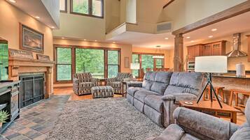 House (5 Bedrooms) | Interior