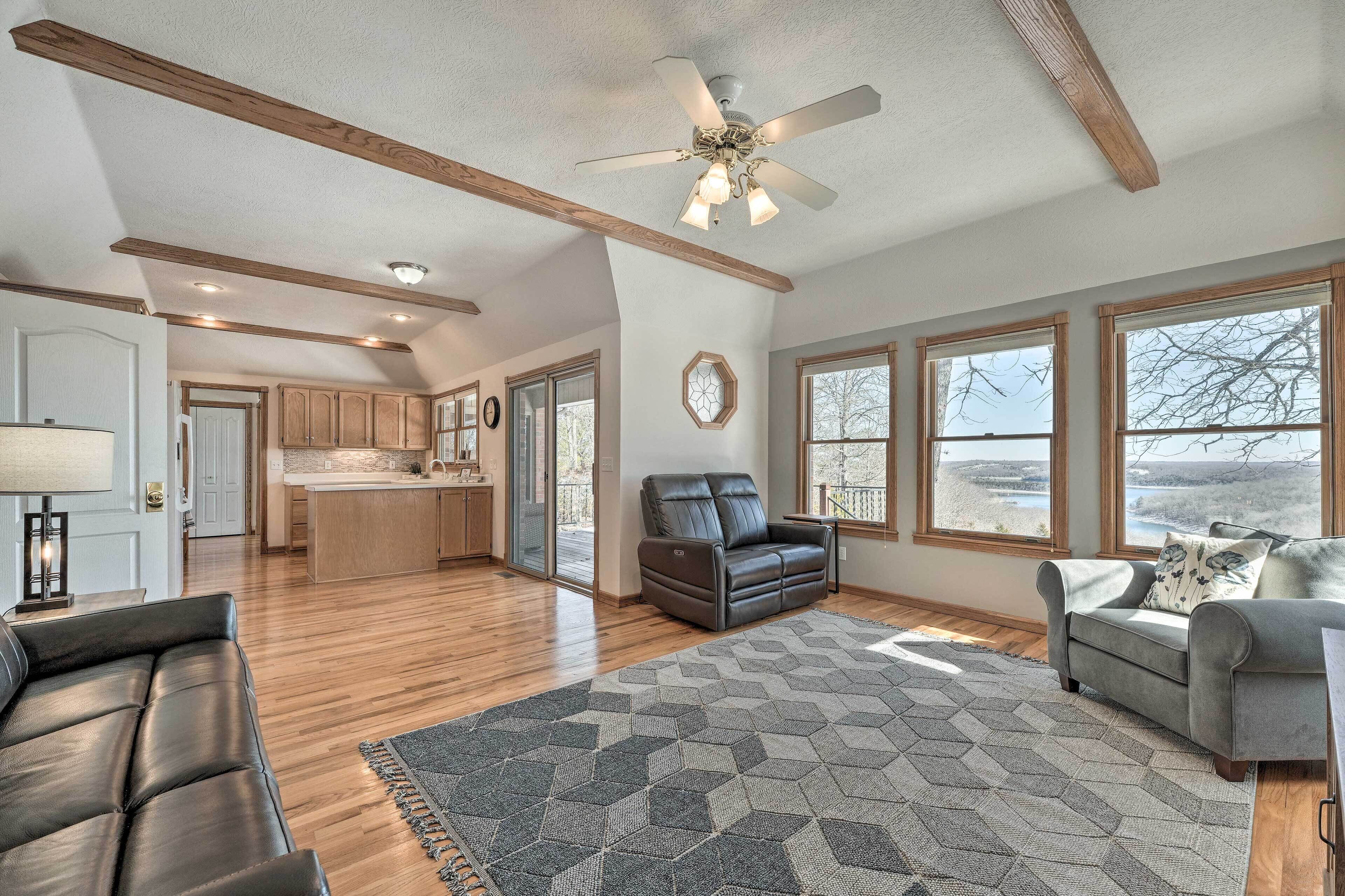 House (4 Bedrooms) | Interior