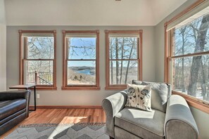 Interior - Lake-view Retreat w/ Fire Pit in Mountain Home! (Mountain Home)