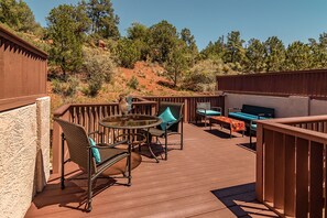 Outdoor dining - Beautiful Updated Condo! Great Location! 30-Day- Charming Coffee Pot Condo #9- (Sedona)