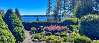 Coastal Cabin w/ Puget Sound & Rainier Views!