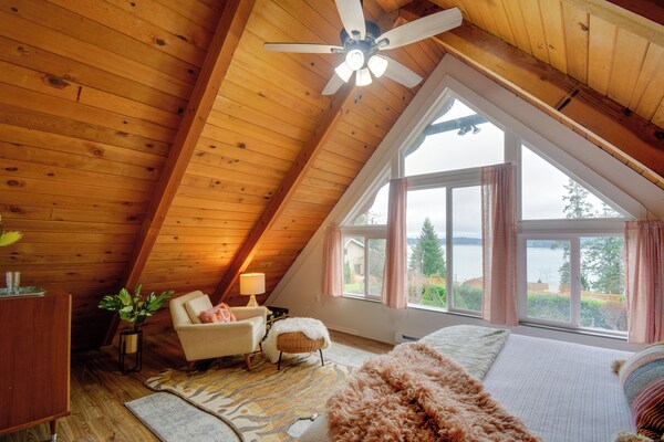 Coastal Cabin W/ Puget Sound & Rainier Views! - Washington