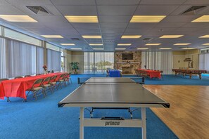 Meeting facility - Sunny Daytona Beach Condo, Steps From Shore! (Daytona Beach)