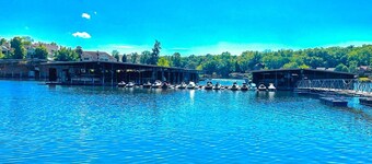 1 Mi to Lake of the Ozarks: Condo w/ Fire Pit!